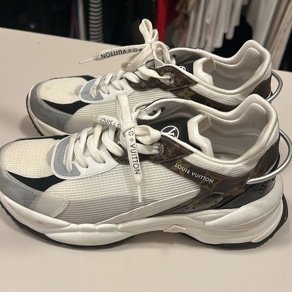 Louis Vuitton sneakers - Picture 3 of 4